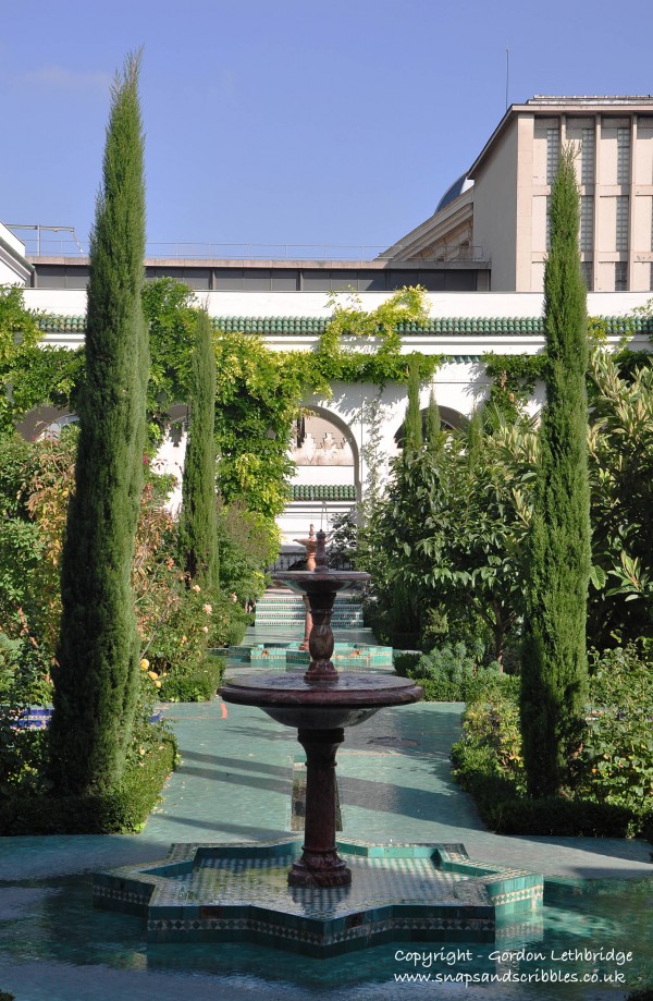 The courtyard of the Mosquée de Paris